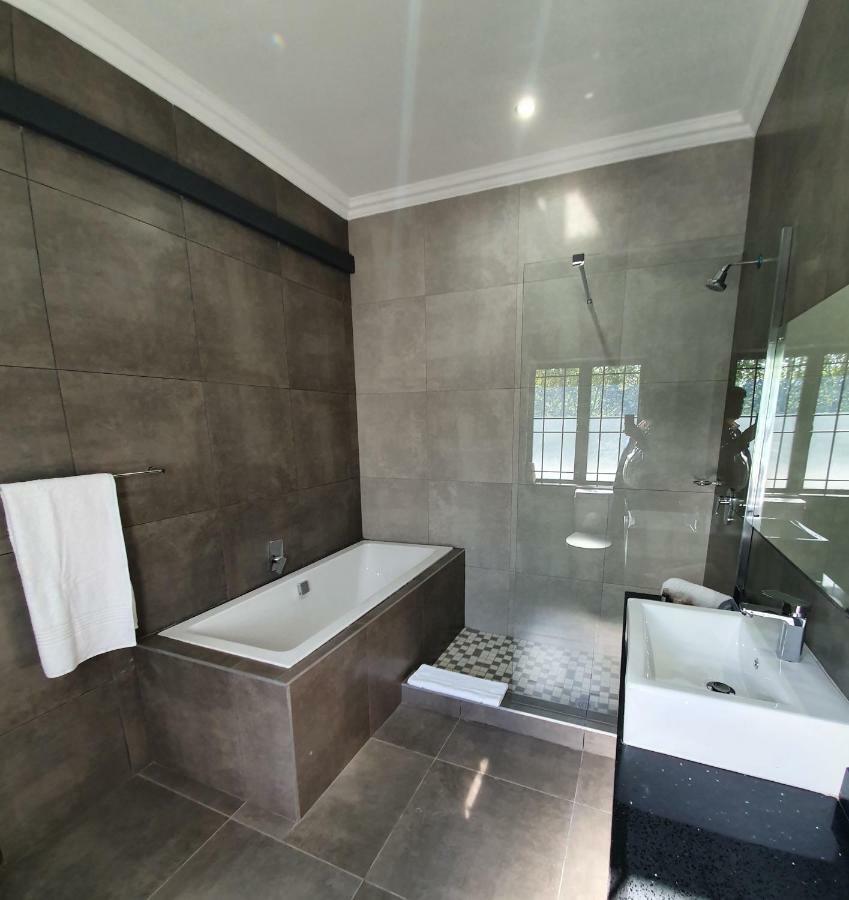 La Orchard Hotel Johannesburg Bagian luar foto