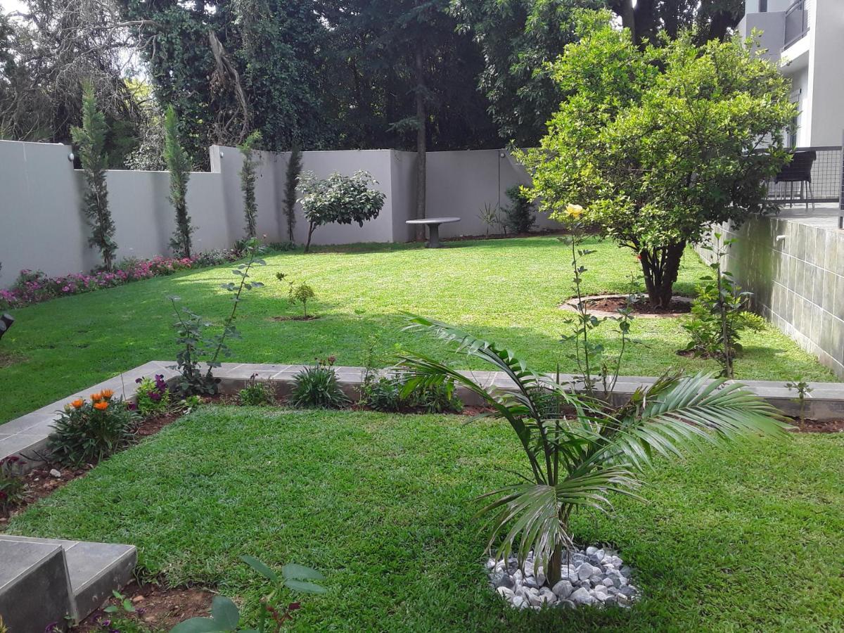 La Orchard Hotel Johannesburg Bagian luar foto